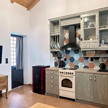 σπίτι στον κήπο Каламата