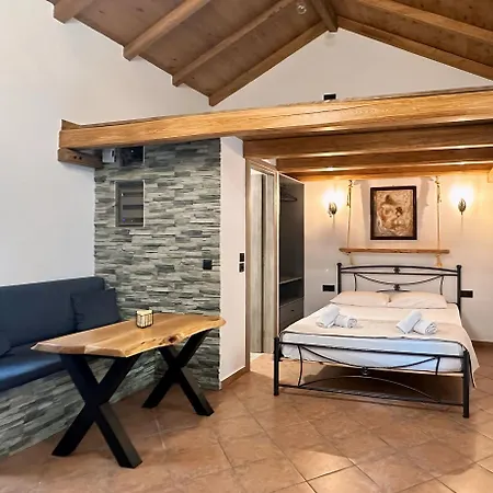 σπίτι στον κήπο * Каламата